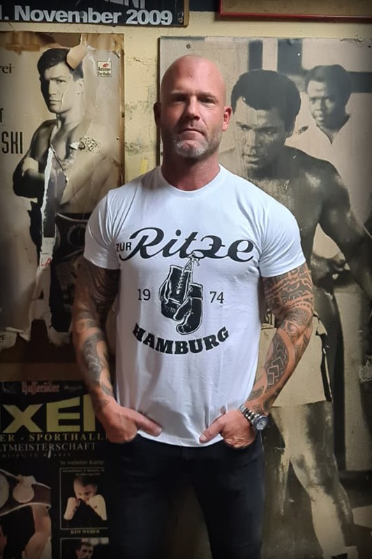T-Shirt "Zur Ritze Boxhandschuhe 1974" in weiß