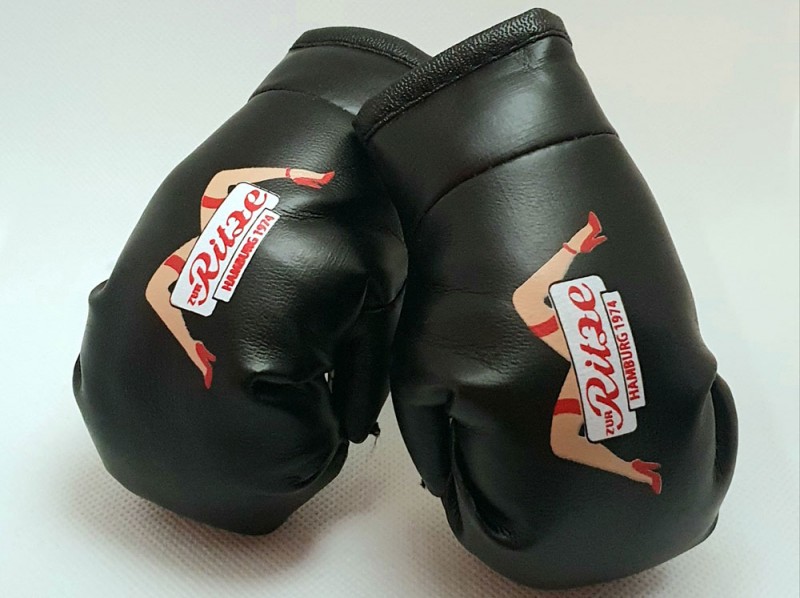 Boxhandschuh-Anhänger "Ritze Beine" Längs - groß
